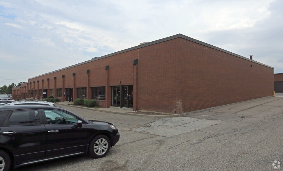 More Photos Of 850-878 Magnetic Dr, Toronto Warehouse For Lease