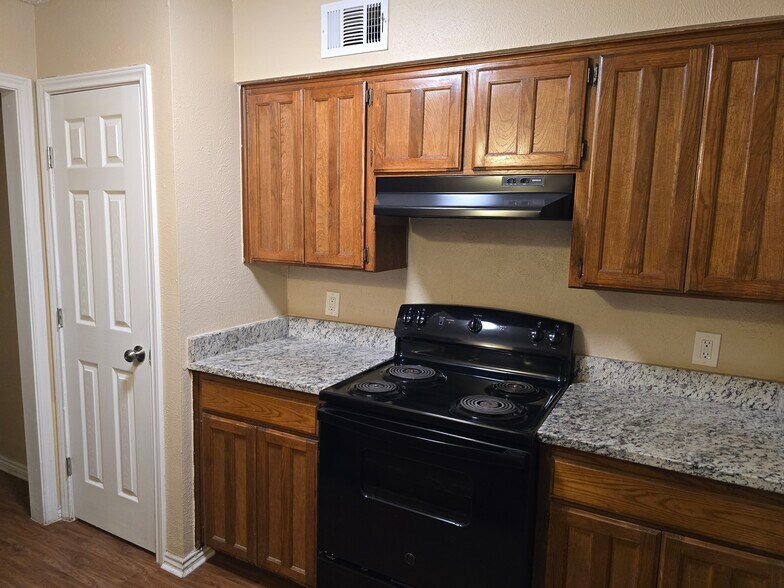 More Photos Of 1118 Brady Dr, Irving Multifamily For Sale