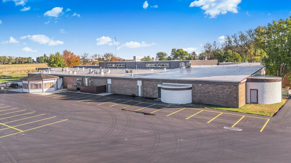 More Photos Of 200 E State 28 Hwy, Morris Hospitality For Sale