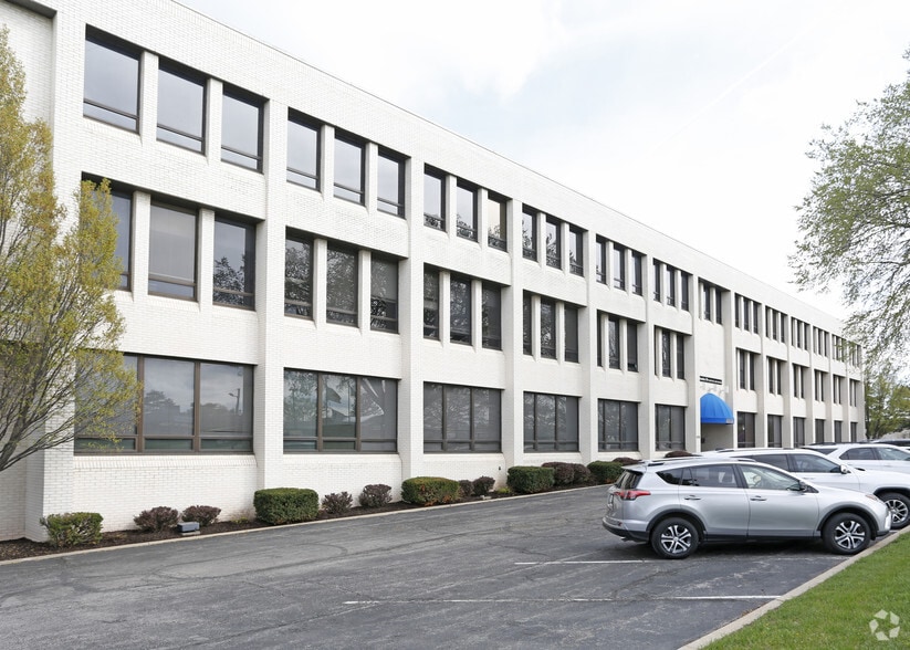 More Photos Of 8826 Santa Fe Dr, Overland Park Office For Lease