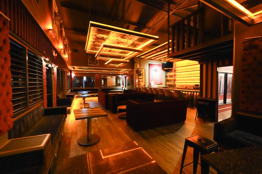 More Photos Of 2735 Washington Ave, Houston Freestanding For Lease