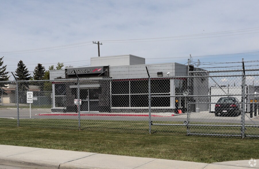 More Photos Of 304 35th Ave NE, Calgary Auto Dealership For Lease