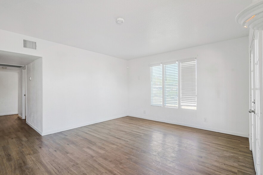 More Photos Of 303 Tin St, Henderson Office Residential For Sale