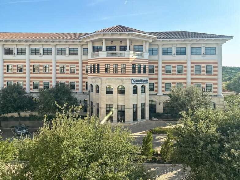 More Photos Of 17806 W Interstate 10, San Antonio Coworking Space