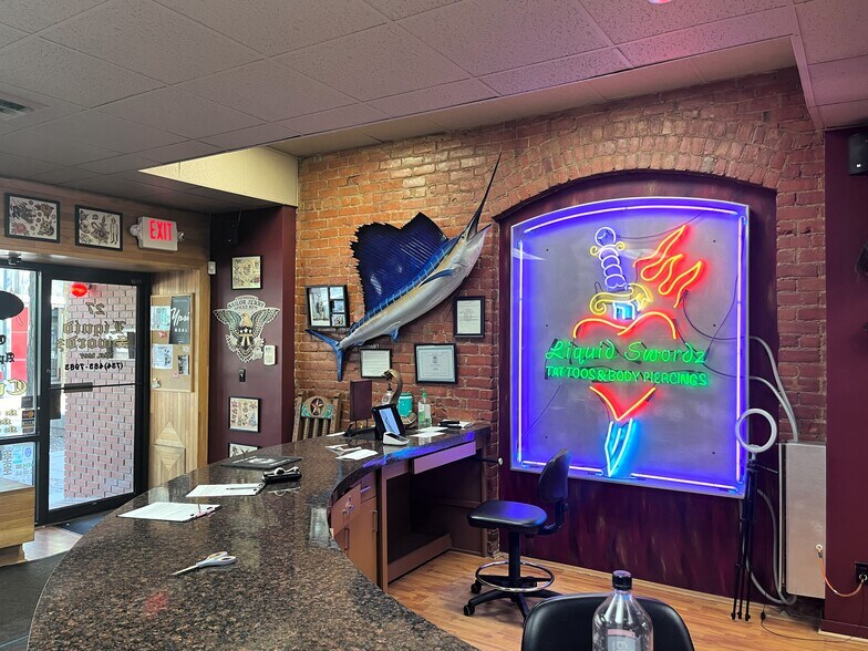 More Photos Of 25-27 N Washington St, Ypsilanti General Retail For Sale