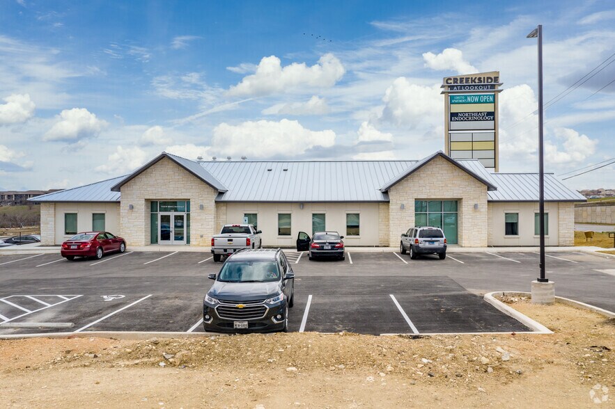 More Photos Of 7323 N Loop 1604 E, San Antonio Office For Sale