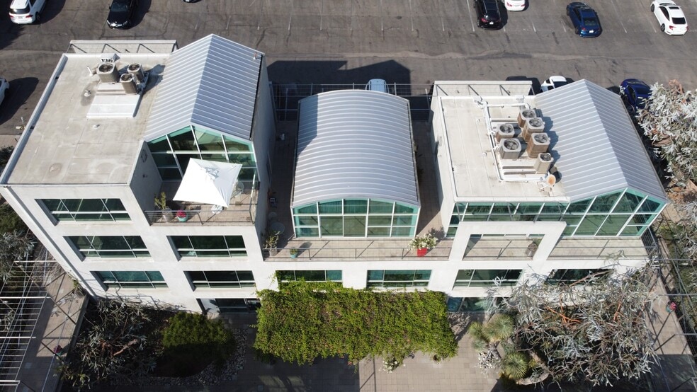 More Photos Of 24955 Pacific Coast Hwy, Malibu Loft Creative Space For Lease