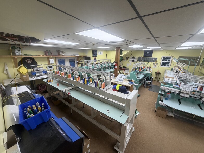More Photos Of 82 Libby Hill Rd, Oakland General Retail For Sale