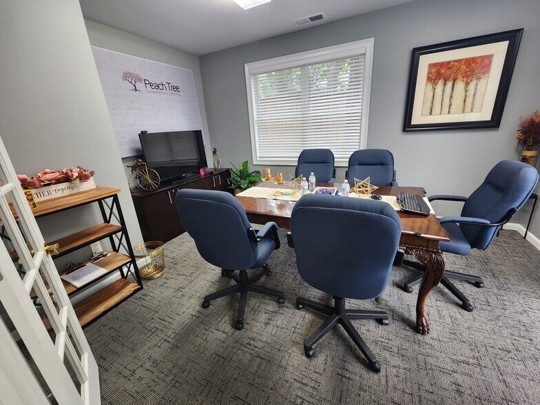 More Photos Of 2551 Roswell Rd, Marietta Medical For Lease