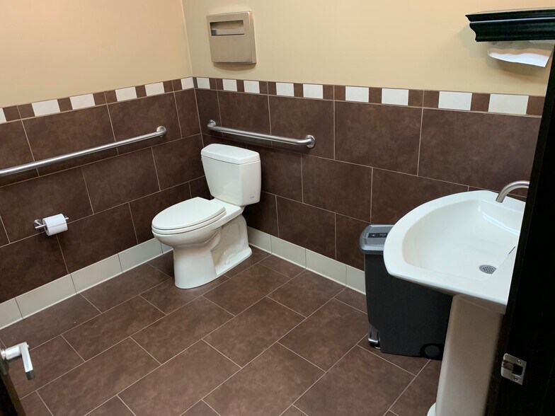 More Photos Of 1020 Aileen St, Lafayette Office Residential For Lease