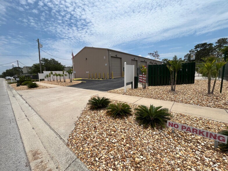 More Photos Of 743 Wesley Ave, Tarpon Springs Warehouse For Sale
