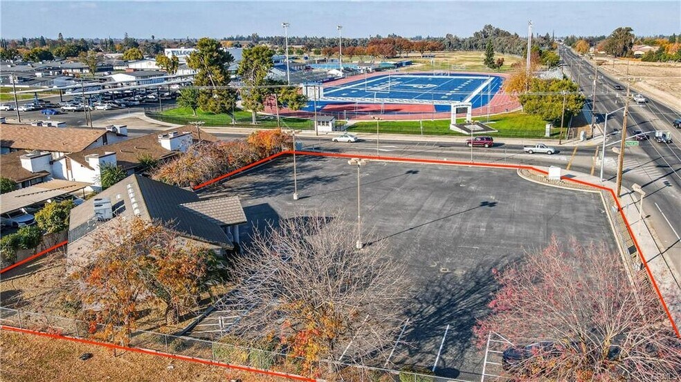 More Photos Of 2979 N Winton Way, Atwater Auto Dealership For Lease