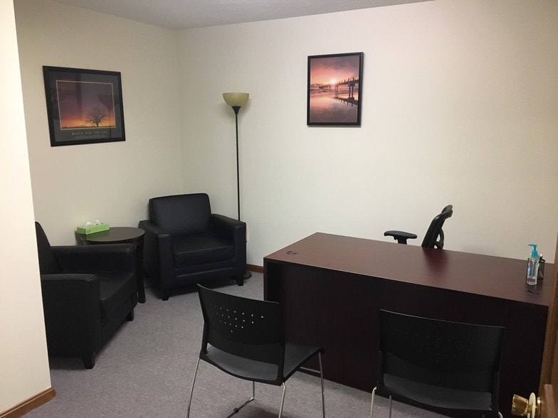 More Photos Of 1131 E Broad St, Elyria Medical For Lease