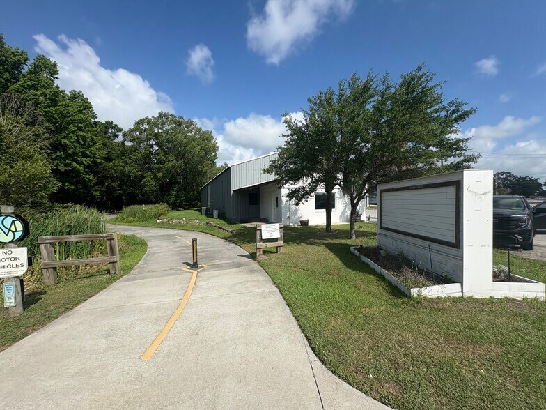More Photos Of 46 Robert Smalls Pky, Beaufort Warehouse For Lease