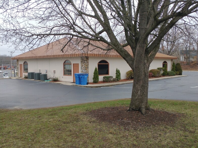 More Photos Of 303 Salisbury Ave, Albemarle Office For Sale