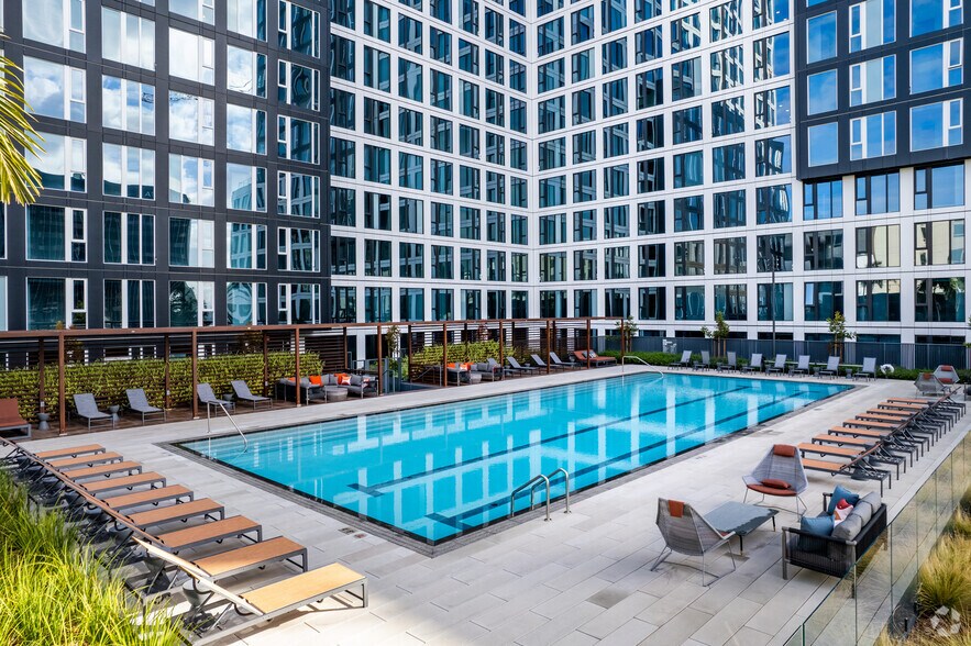 More Photos Of 300 24th St, Oakland Multifamily For Sale