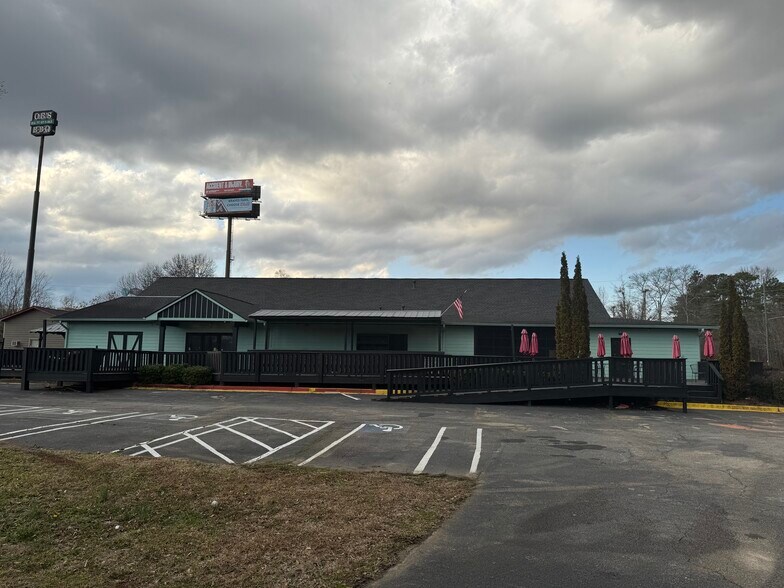 More Photos Of 715 Industrial Blvd, McDonough Bar For Lease