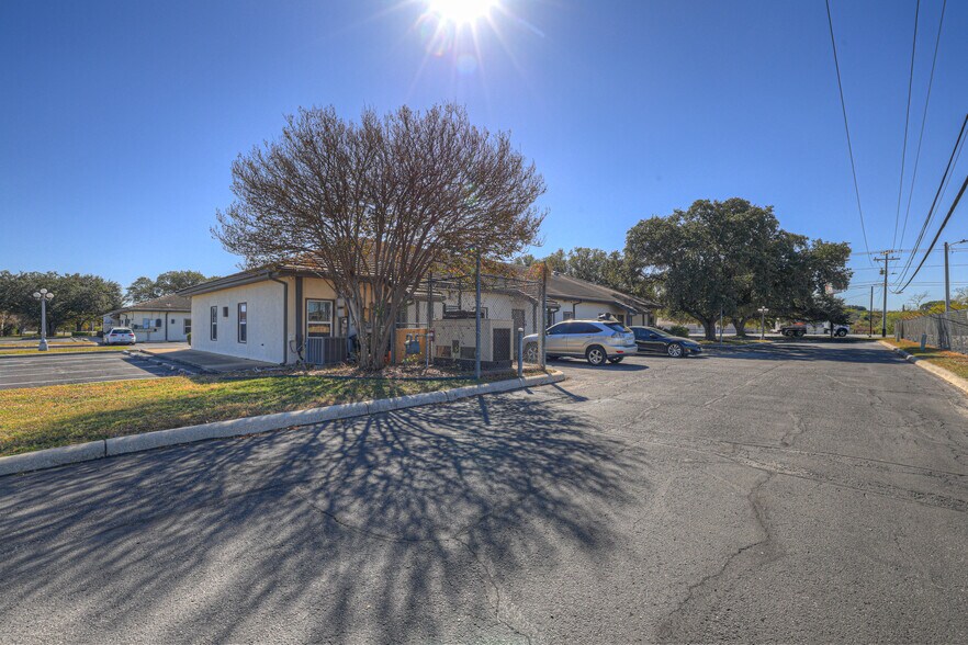 More Photos Of 3 Commercial Pl, Schertz Office For Lease