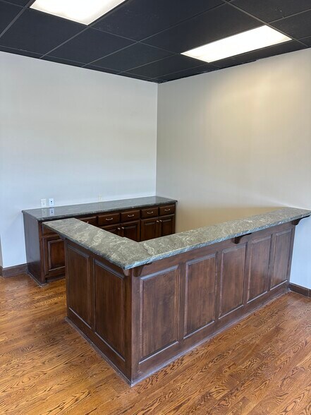 More Photos Of 1660 E 71st St, Tulsa Unknown For Lease