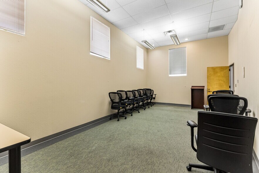 More Photos Of 2014 S Hackberry St, San Antonio Office For Sale