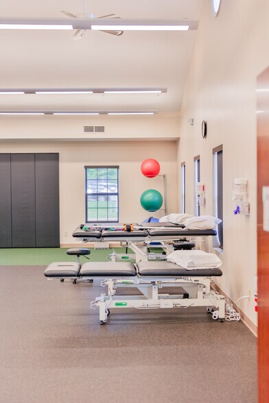 More Photos Of 16962 Manchester Rd, Grover Office For Sale