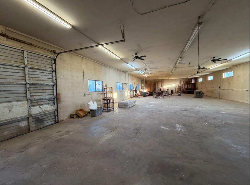 More Photos Of 589 N Geneva Rd, Lindon Warehouse For Sale