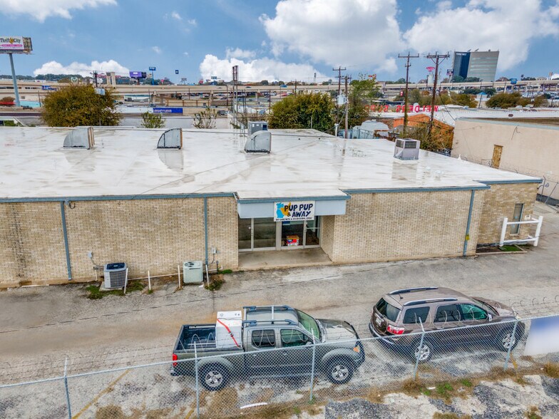 More Photos Of 5722-5724 Kenwick St, San Antonio Warehouse For Lease