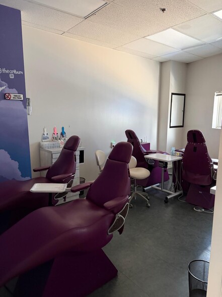More Photos Of 17515 Jamaica Ave, Jamaica Office For Sale