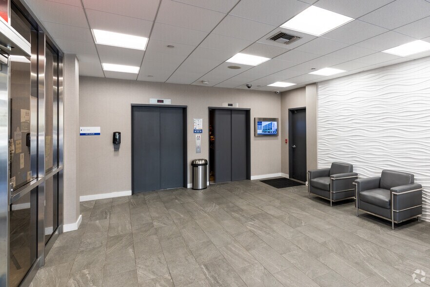 More Photos Of 12626 Riverside Dr, Valley Village Medical For Lease