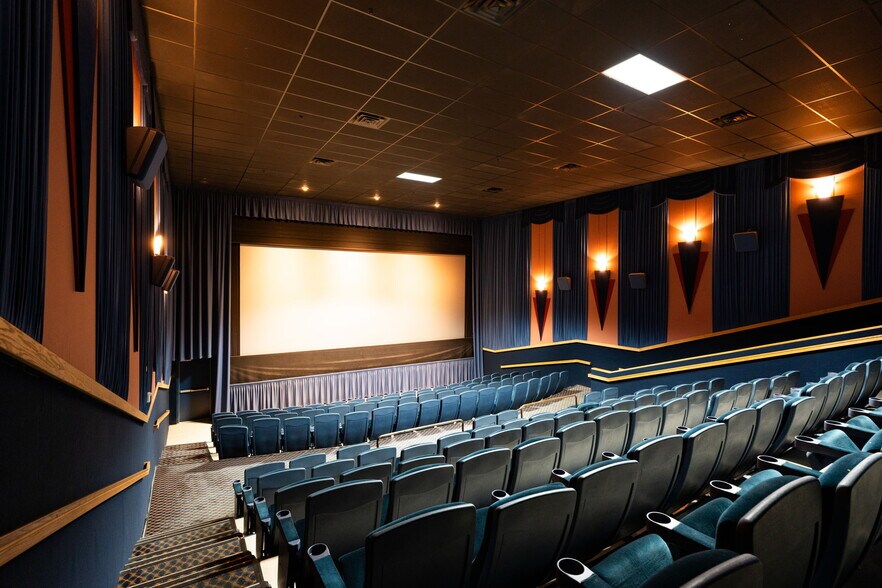 More Photos Of 400 Follett St, Lemoore Freestanding For Sale