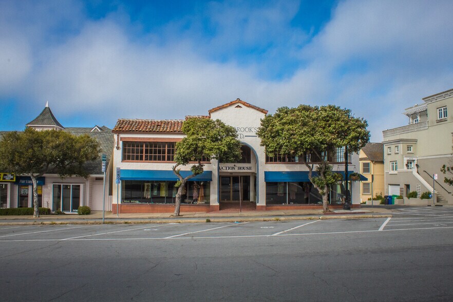 More Photos Of 480 Lighthouse Ave, Pacific Grove Storefront Retail Office For Lease