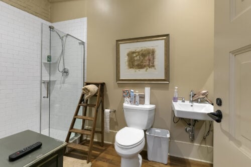 More Photos Of 528 Gravier St, New Orleans Office For Lease