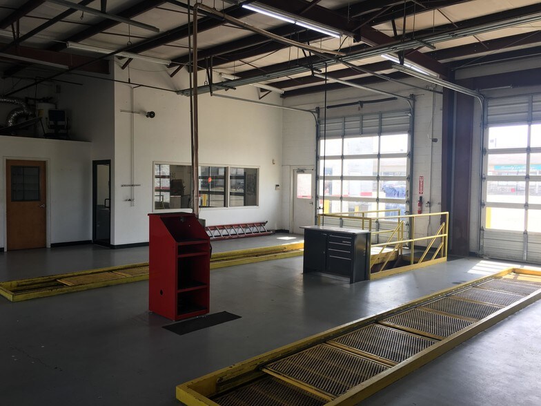 More Photos Of 914 W Main St, Cabot Auto Repair For Lease
