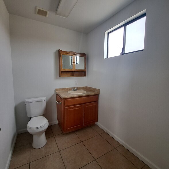 More Photos Of 51607 29 Palms Hwy, Morongo Valley Storefront For Lease