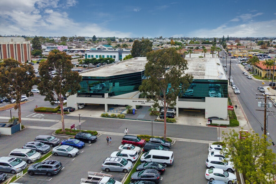 More Photos Of 17742 Beach Blvd, Huntington Beach Medical For Lease