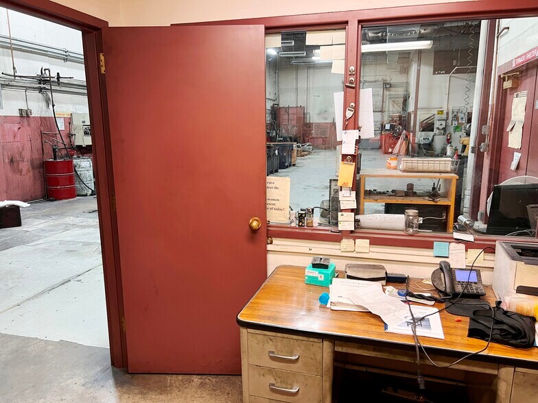 More Photos Of 506 James St, Brainerd Warehouse For Lease