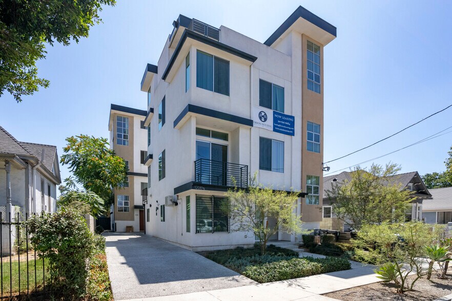 More Photos Of 1208 W 25th St, Los Angeles Multifamily For Sale