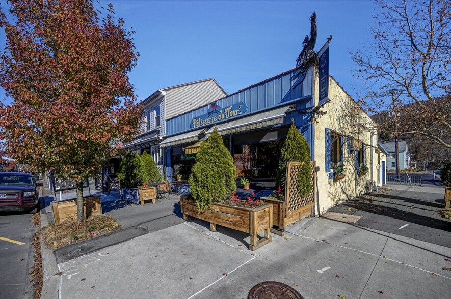 More Photos Of 501 Main St, Honesdale Restaurant For Sale