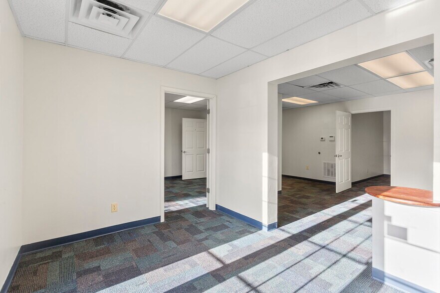 More Photos Of 9986 Spotswood Trl, Mc Gaheysville Office For Lease