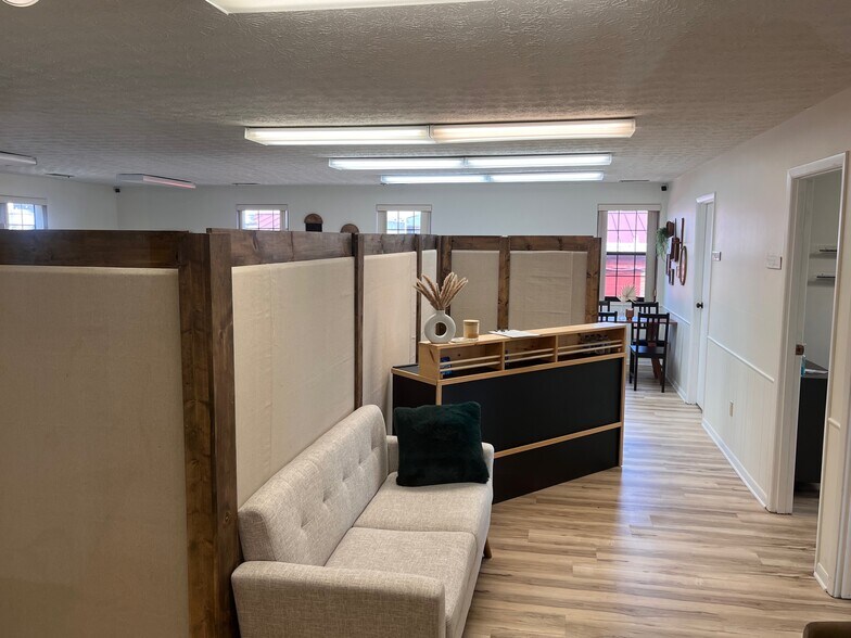 More Photos Of 1130 Vester Ave, Springfield Medical For Lease