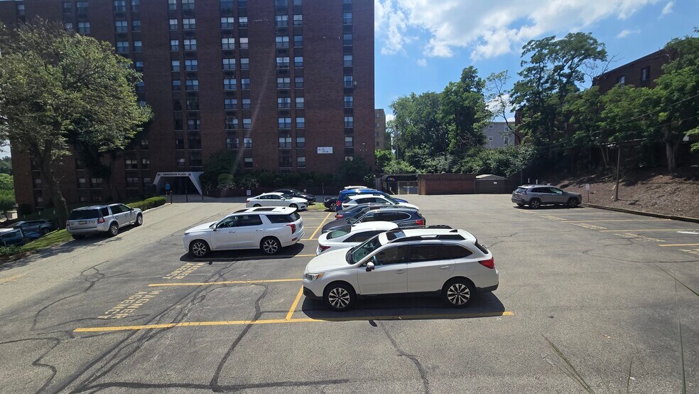 More Photos Of 5020 Centre Ave, Pittsburgh Office For Lease