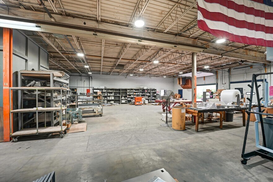 More Photos Of 1904 W Emory Rd, Powell Light Manufacturing For Sale