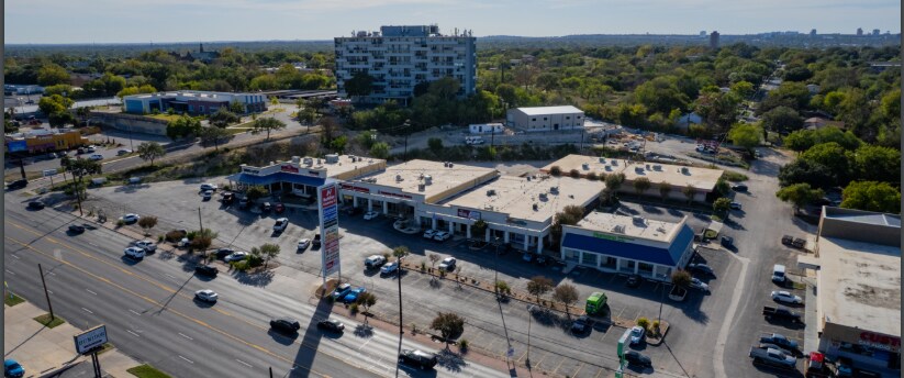 More Photos Of 7049-7075 San Pedro Ave, San Antonio Storefront For Lease