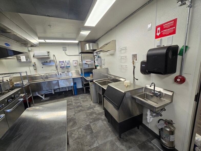 More Photos Of 104 White Ave, Grand Junction Apartments For Lease