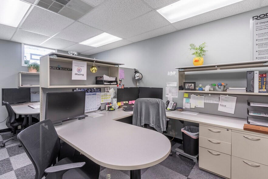 More Photos Of 5095 Crookshank Rd, Cincinnati Light Manufacturing For Sale