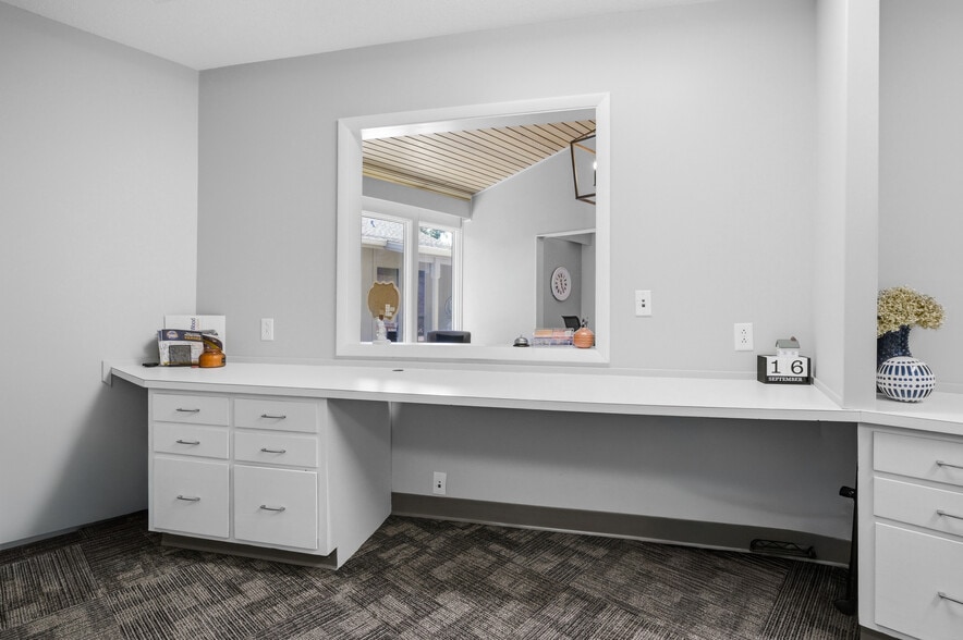 More Photos Of 360 Plaza Dr, Columbus Medical For Sale