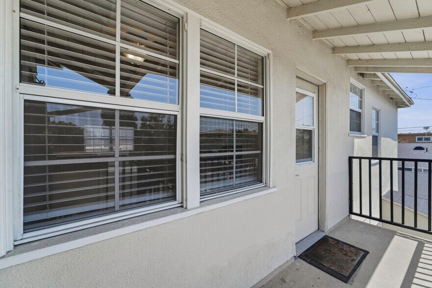 More Photos Of 10958 Venice Blvd, Culver City Apartments For Sale