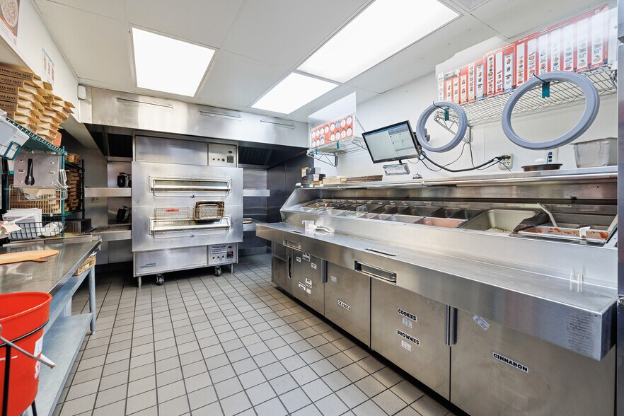 More Photos Of 3401 Middlefield Rd, Menlo Park Convenience Store For Sale