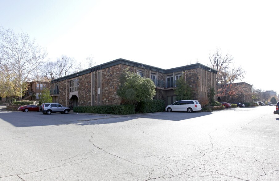 More Photos Of 5513-5539 S Lewis Ave, Tulsa Office For Lease