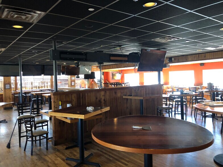 More Photos Of 25 State Route 23, Wayne Restaurant For Lease
